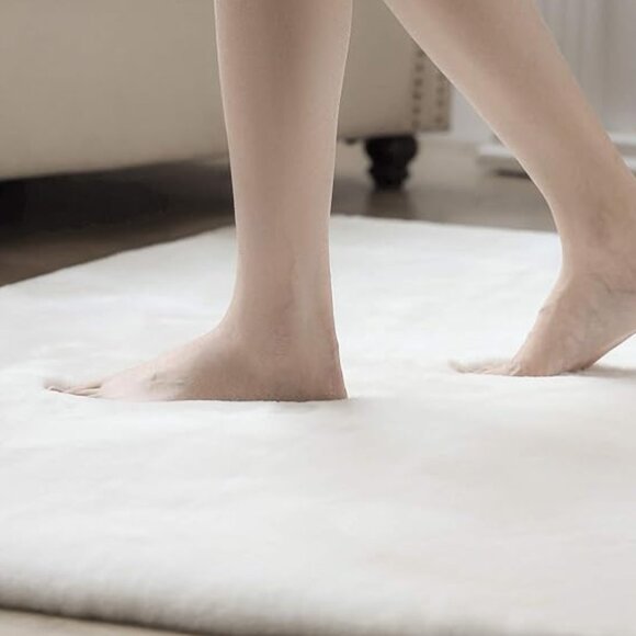 Soft fluffy faux fur runner rug  2x6 ft - Picture 7 of 9